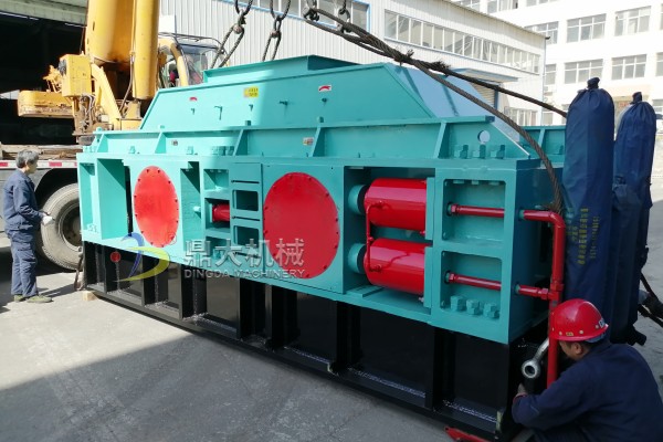 液壓對(duì)輥制砂機(jī)