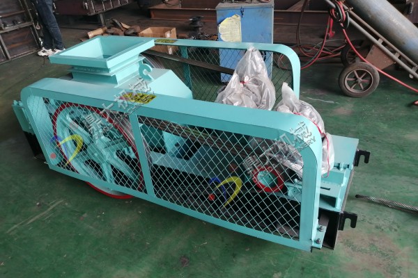 煤炭用雙齒輥破碎機(jī)的試機(jī)現(xiàn)場(chǎng)