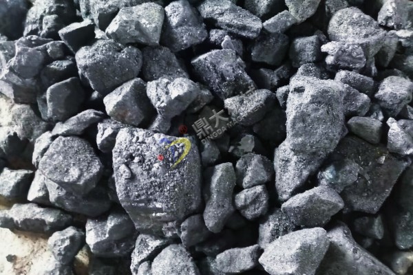 煤炭用雙齒輥破碎機(jī)破碎的試機(jī)現(xiàn)場(chǎng)