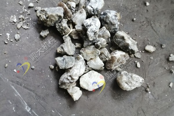 石膏用雙齒輥破碎機(jī)的試機(jī)現(xiàn)場(chǎng)