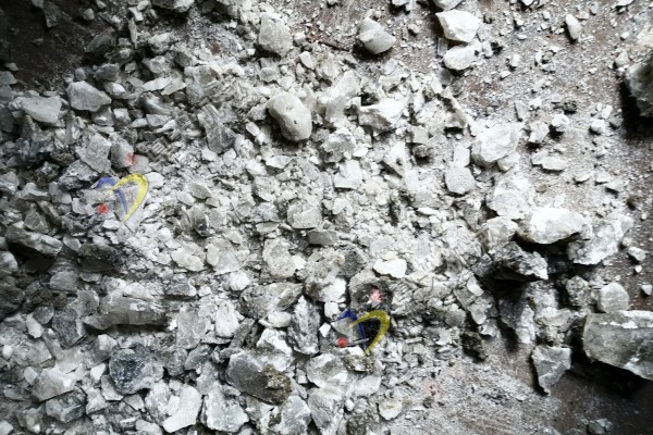 石膏雙齒輥破碎機(jī)試機(jī)現(xiàn)場(chǎng)